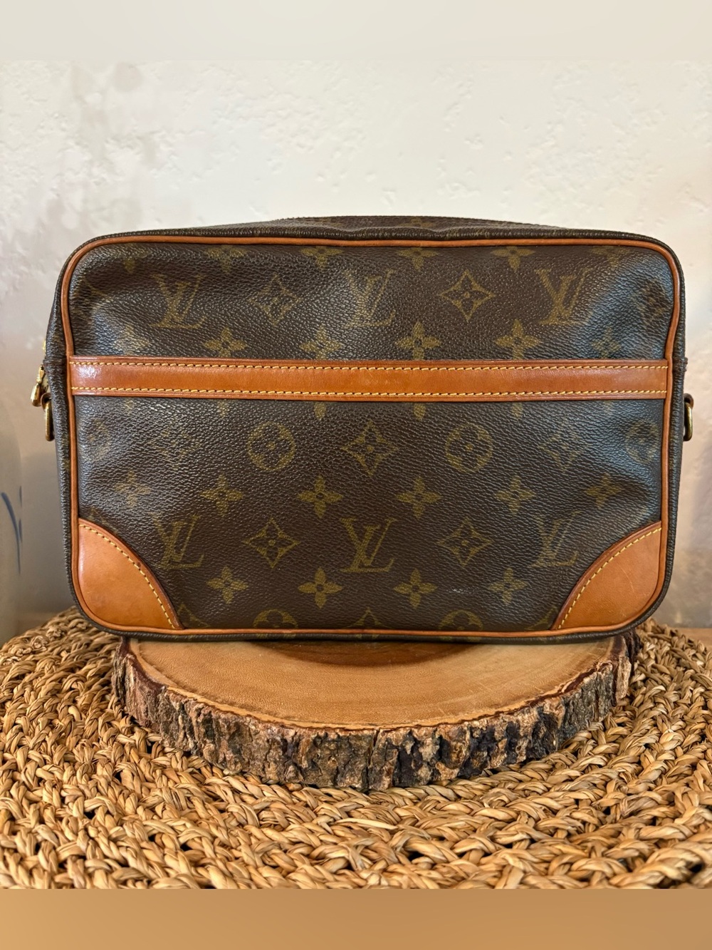 Louis Vuitton Trocadero 27 Shoulder Bag
